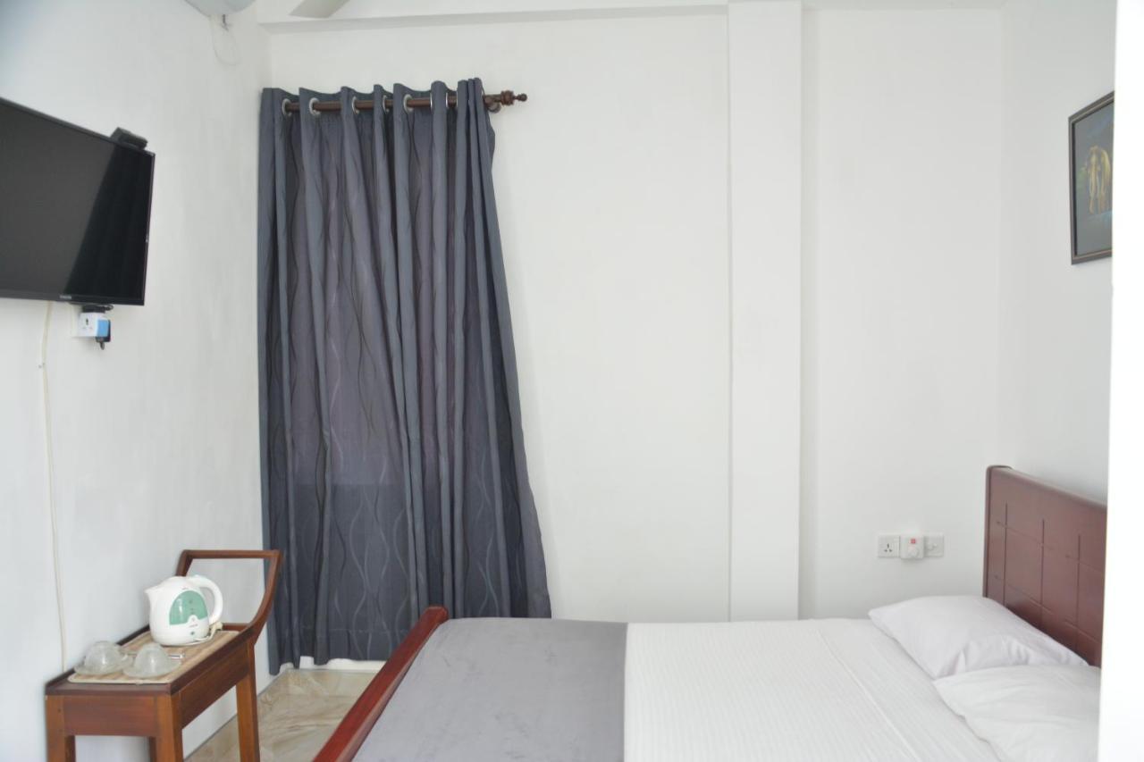 Yolanda Villa Negombo Exterior foto